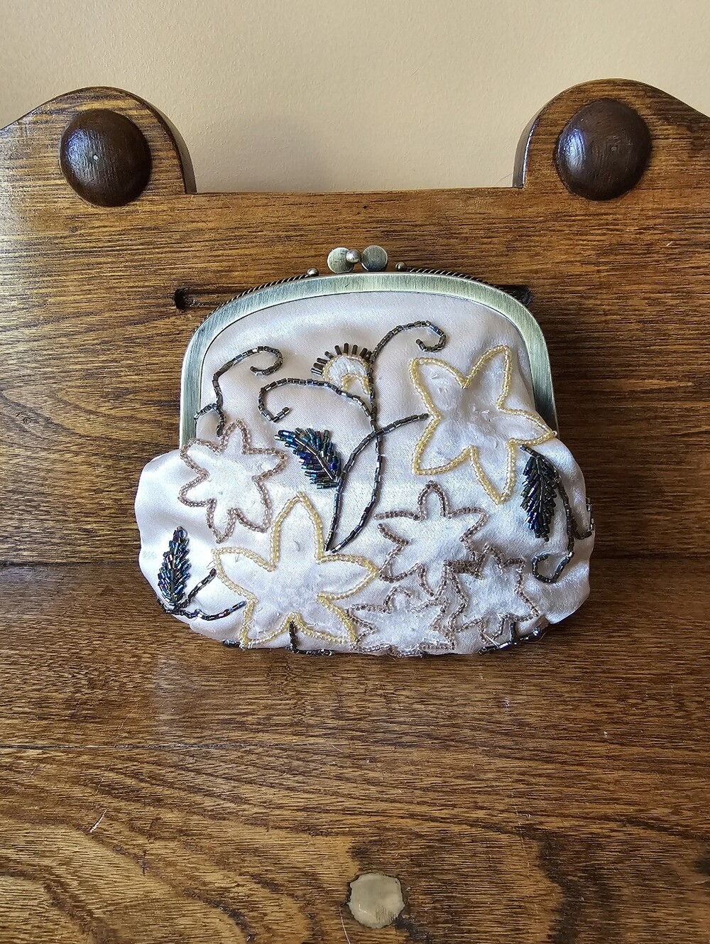 VINTAGE Satin Beaded Clutch - Picture 3 of 8